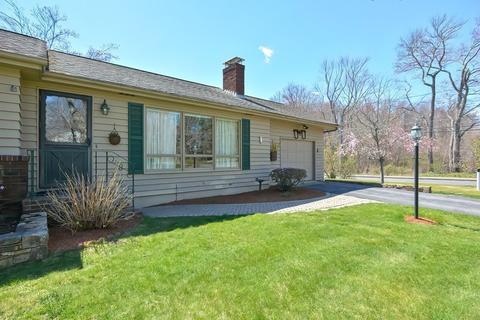 1 Myrtle St, Mendon, MA 01756 photo 3