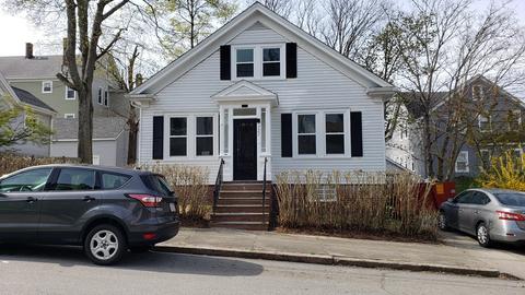 727 Maple St, Fall River, MA 02720 photo 1