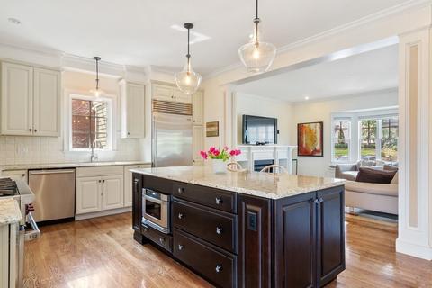 36 Druce St, Brookline, MA 02445 photo 8