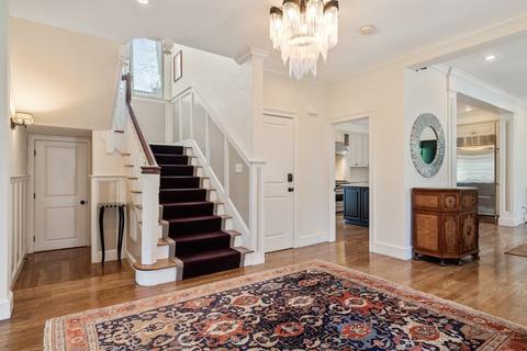 36 Druce St, Brookline, MA 02445 photo 4
