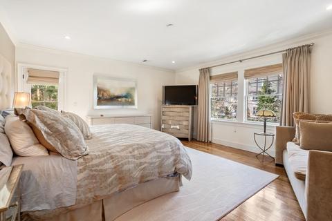36 Druce St, Brookline, MA 02445 photo 17