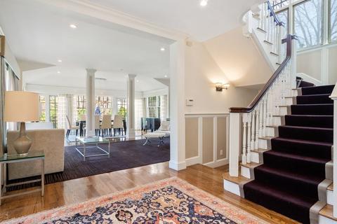36 Druce St, Brookline, MA 02445 photo 5