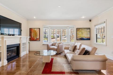 36 Druce St, Brookline, MA 02445 photo 10