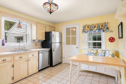 356 Common St, Walpole, MA 02081 photo 4