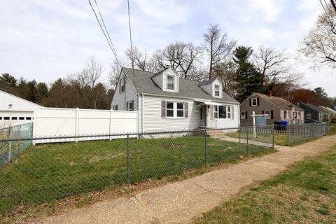 54 Amore Rd, Springfield, MA 01109 photo 2