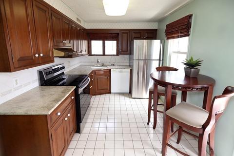 54 Amore Rd, Springfield, MA 01109 photo 6