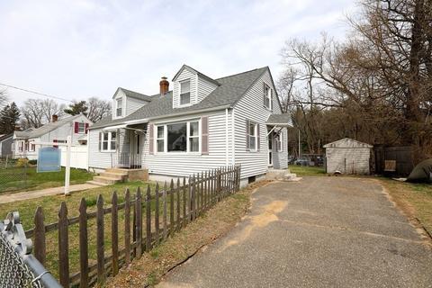 54 Amore Rd, Springfield, MA 01109 photo 3