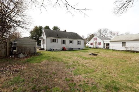 54 Amore Rd, Springfield, MA 01109 photo 5
