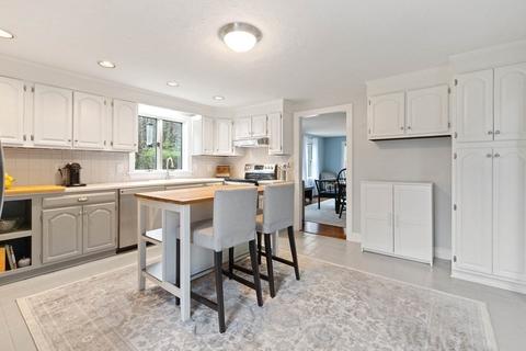 8 Samos Cir, Middleton, MA 01949 photo 6