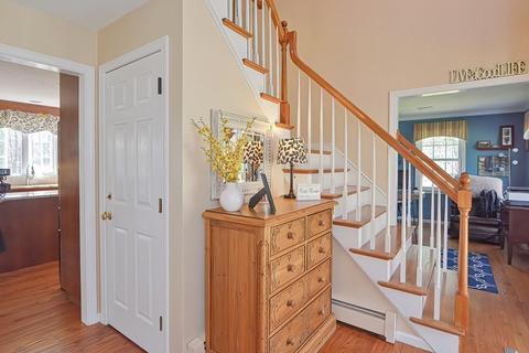 175 East St, Upton, MA 01568 photo 5