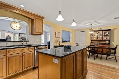15 Sandra Ln, Reading, MA 01867 photo 8