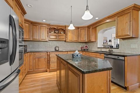 15 Sandra Ln, Reading, MA 01867 photo 5