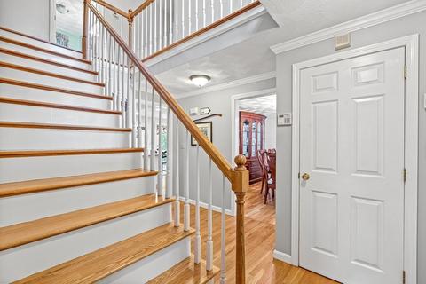 78 Ashley Pl, Reading, MA 01867 photo 4