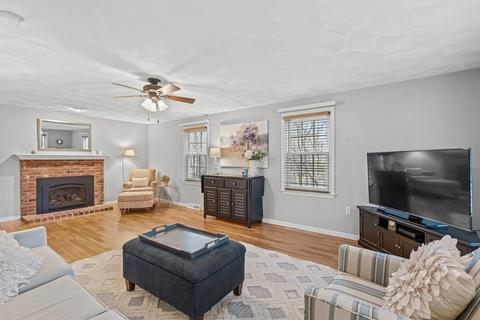 78 Ashley Pl, Reading, MA 01867 photo 17