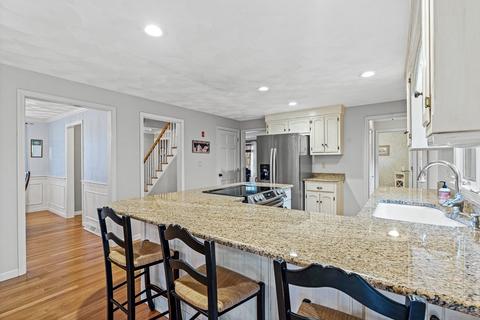78 Ashley Pl, Reading, MA 01867 photo 7