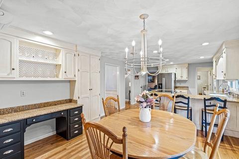 78 Ashley Pl, Reading, MA 01867 photo 11