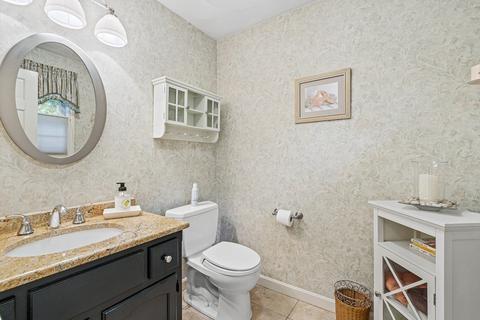 78 Ashley Pl, Reading, MA 01867 photo 22