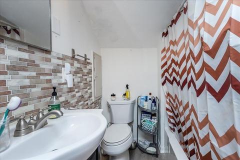 17 Hampton St, Methuen, MA 01844 photo 32