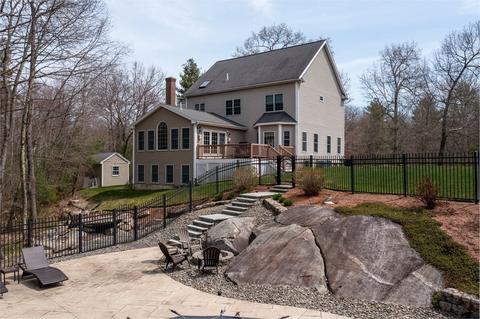 39 Vincent Rd, Mendon, MA 01756 photo 5