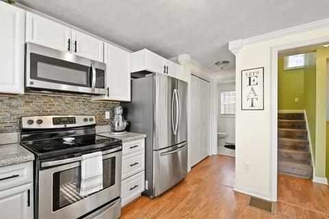 32 Bittersweet Blvd, Worcester, MA 01607 photo 12