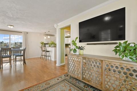 32 Bittersweet Blvd, Worcester, MA 01607 photo 4