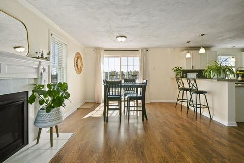 32 Bittersweet Blvd, Worcester, MA 01607 photo 6