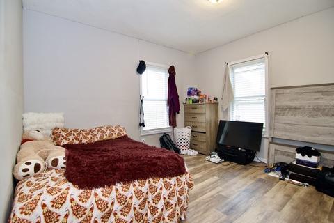 16 Chapel St, Springfield, MA 01109 photo 15