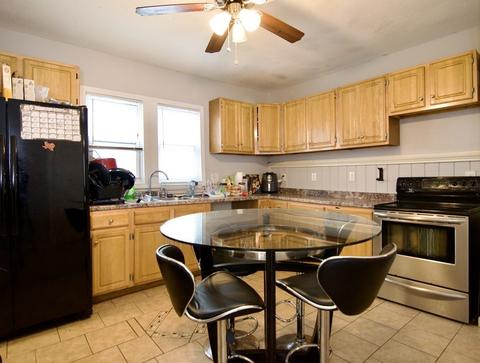 16 Chapel St, Springfield, MA 01109 photo 2