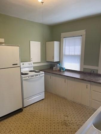 206 Middlesex St, Springfield, MA 01109 photo 8
