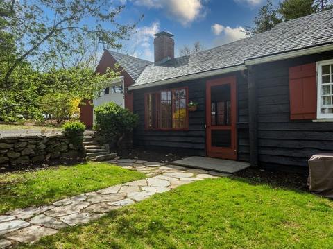 152 Triangle St, Amherst, MA 01002 photo 2