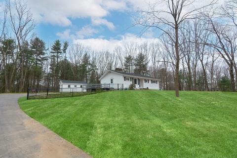 90 Dodge Hill Rd, Sutton, MA 01590 photo 2