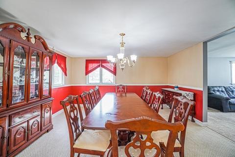 144 Lowell St, Reading, MA 01867 photo 5