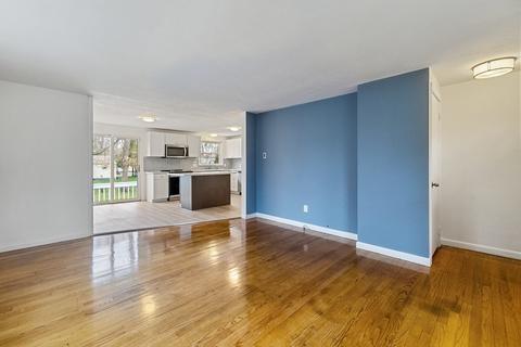 160 Louis Rd, Springfield, MA 01118 photo 11