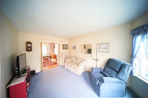 53 Freeman Ave, Everett, MA 02149 photo 2