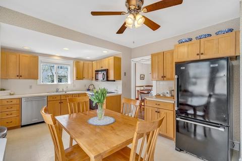 28 Violet Ave, Dedham, MA 02026 photo 5