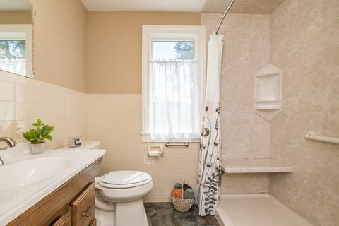 115 Westbrook Dr, Springfield, MA 01129 photo 17