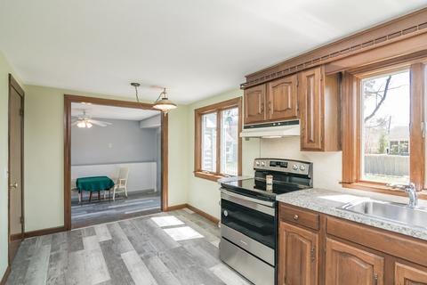 115 Westbrook Dr, Springfield, MA 01129 photo 9