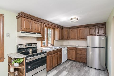 115 Westbrook Dr, Springfield, MA 01129 photo 8