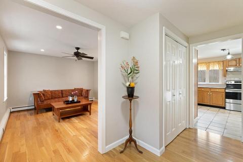 68 Mowry St, Mendon, MA 01756 photo 5