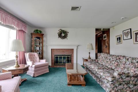 77 Morse Rd, Framingham, MA 01701 photo 3