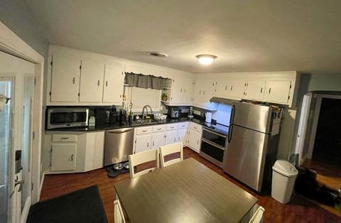 31 Stockton St, Fall River, MA 02721 photo 3