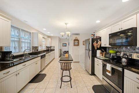 90 Greenwich, Ware, MA 01082 photo 14