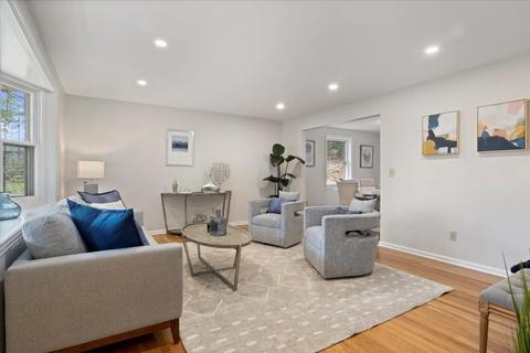 25 Mount St, Franklin, MA 02038 photo 5