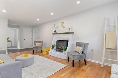 25 Mount St, Franklin, MA 02038 photo 10