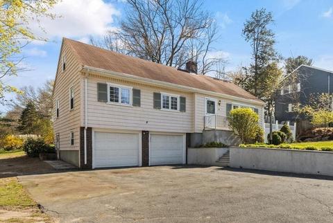 8 Wakefield St, Reading, MA 01867 photo 2