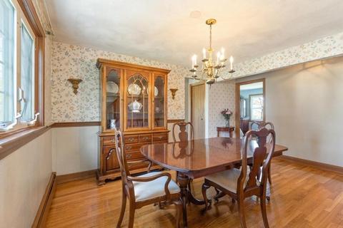 8 Wakefield St, Reading, MA 01867 photo 10