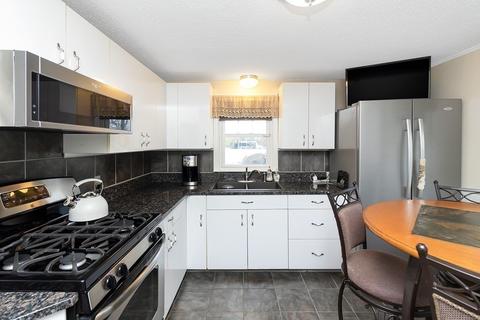 11 Watling St, Springfield, MA 01104 photo 4