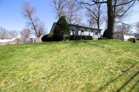 185 Louis Rd, Springfield, MA 01118 photo 2