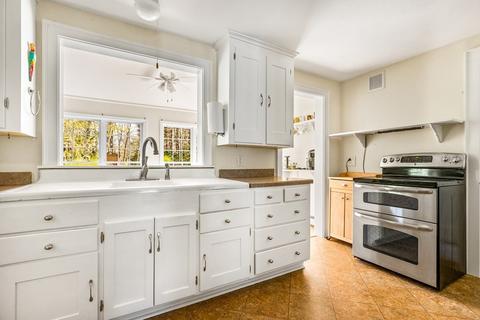 94 High St, Hingham, MA 02043 photo 4