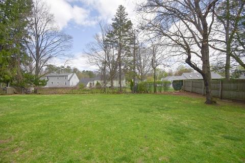 125 Granger St, Springfield, MA 01119 photo 2